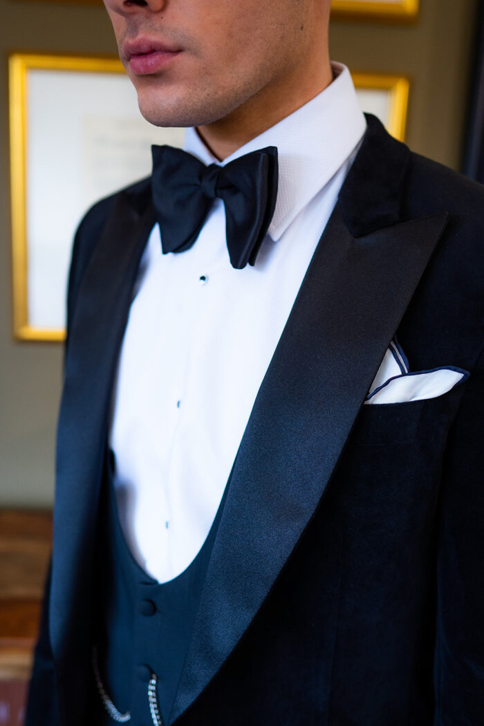 Dinner <br />
suit